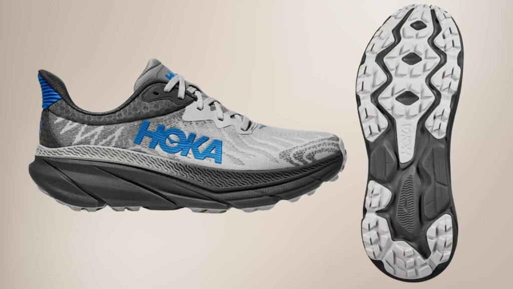 Chaussure running route et chemin (2) Hoka One One Challenger 7 vue de côté et de la semelle d'usure